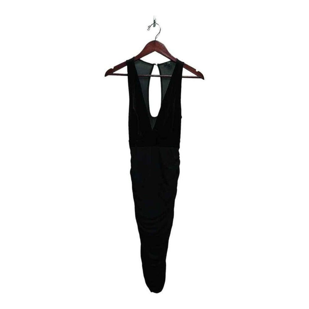 Black Velvet bodycon Cocktail Dress by Privy.‎  Pristine condition.  Size Medium